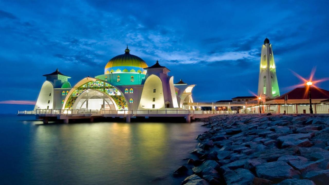 Swan Garden Hotel Malacca Exterior photo